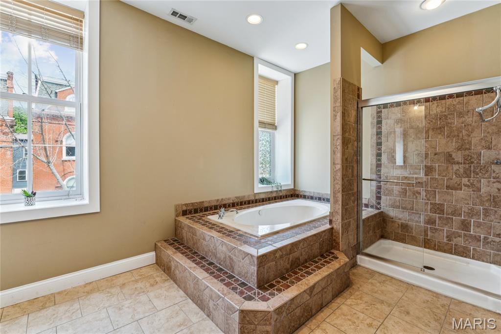 2900 Indiana Avenue Unit: 3