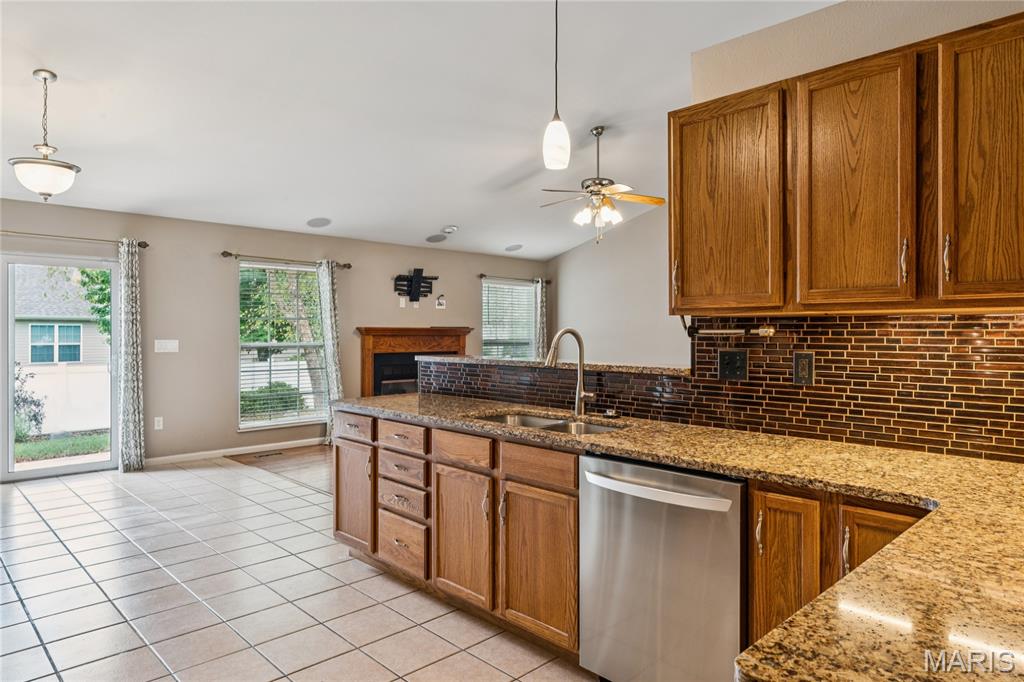 964 Prairie Crossing