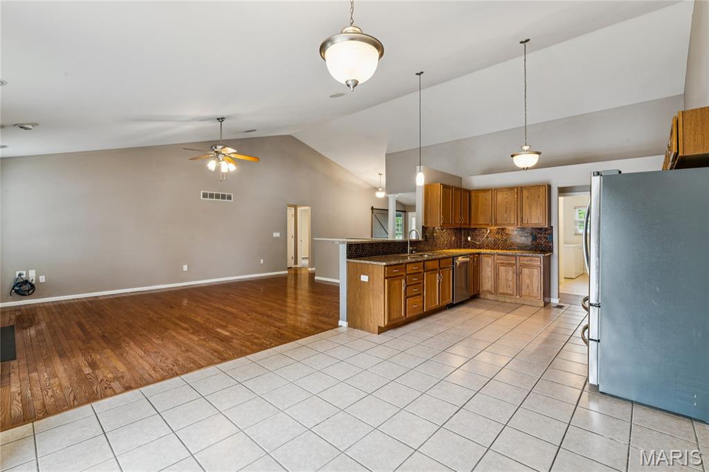 964 Prairie Crossing