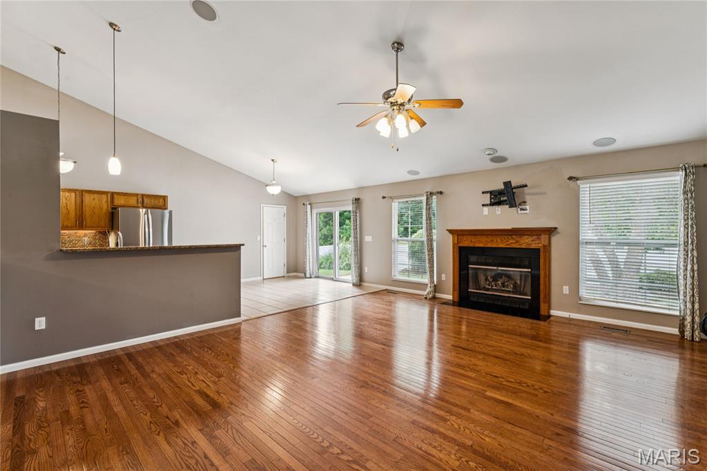 964 Prairie Crossing