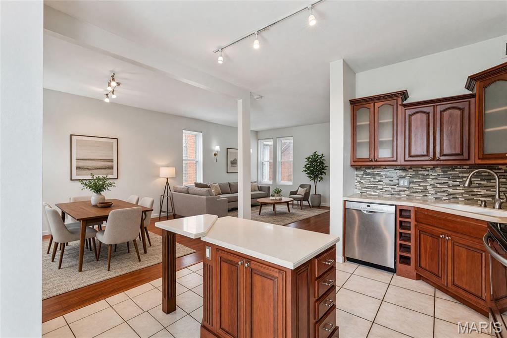4324 W Pine Boulevard Unit: A