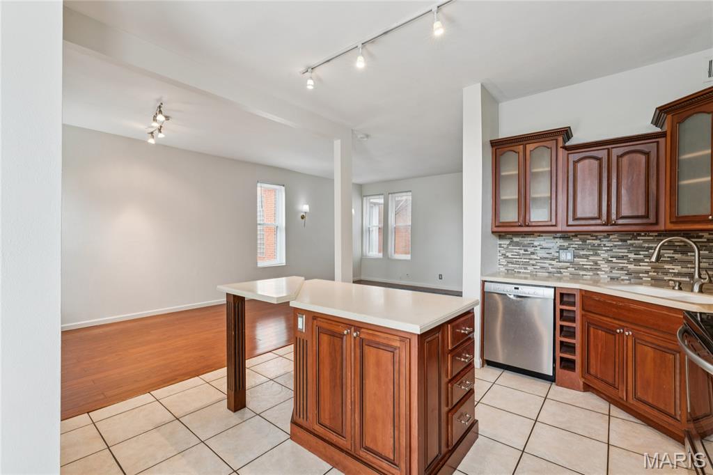 4324 W Pine Boulevard Unit: A