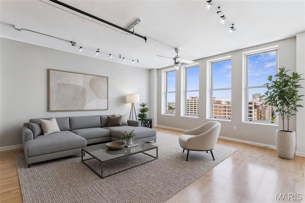 1501 Locust Unit: 905