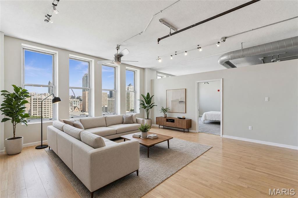 1501 Locust Unit: 905