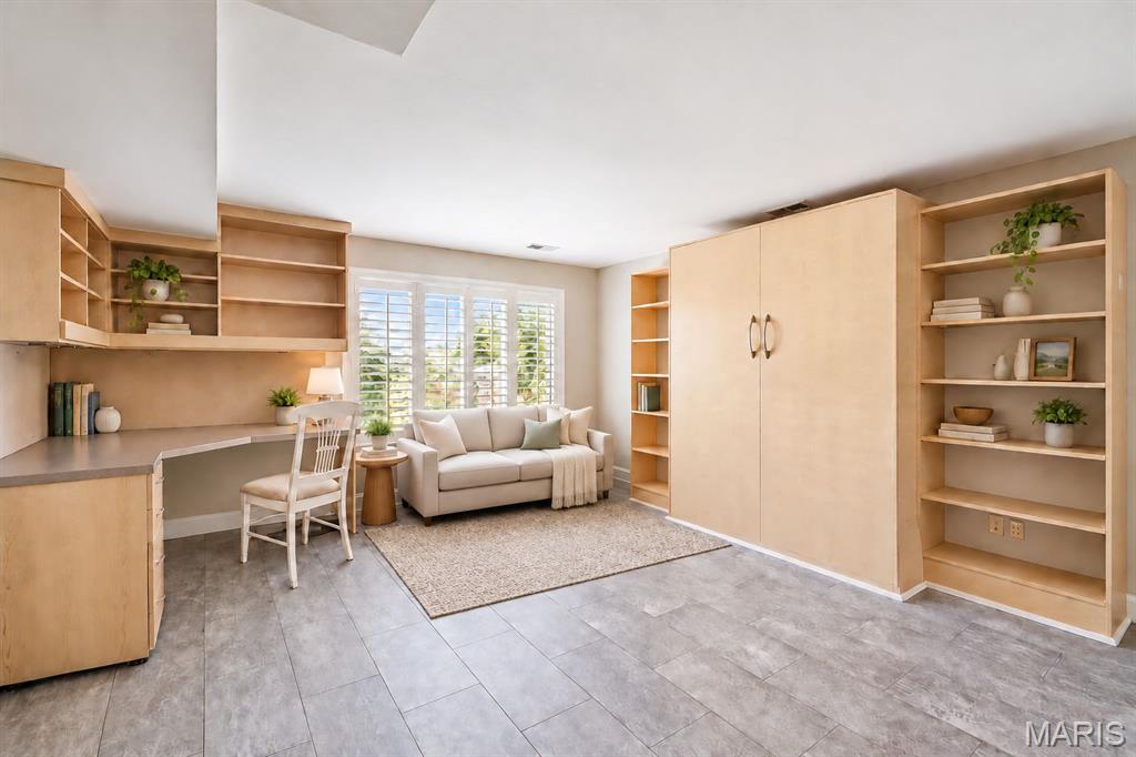 1717 Highview Circle Court