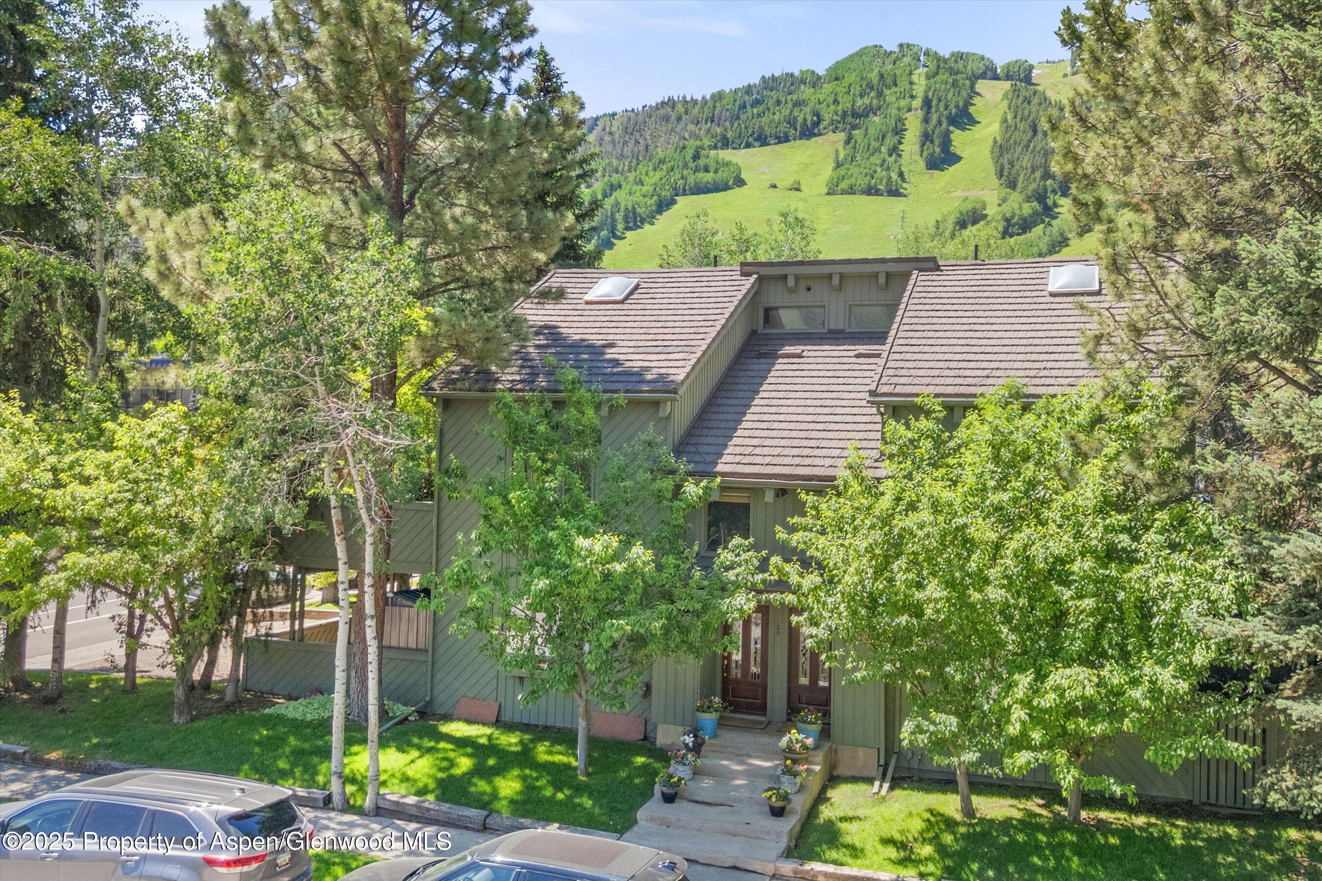 125 E Hyman Avenue 1A