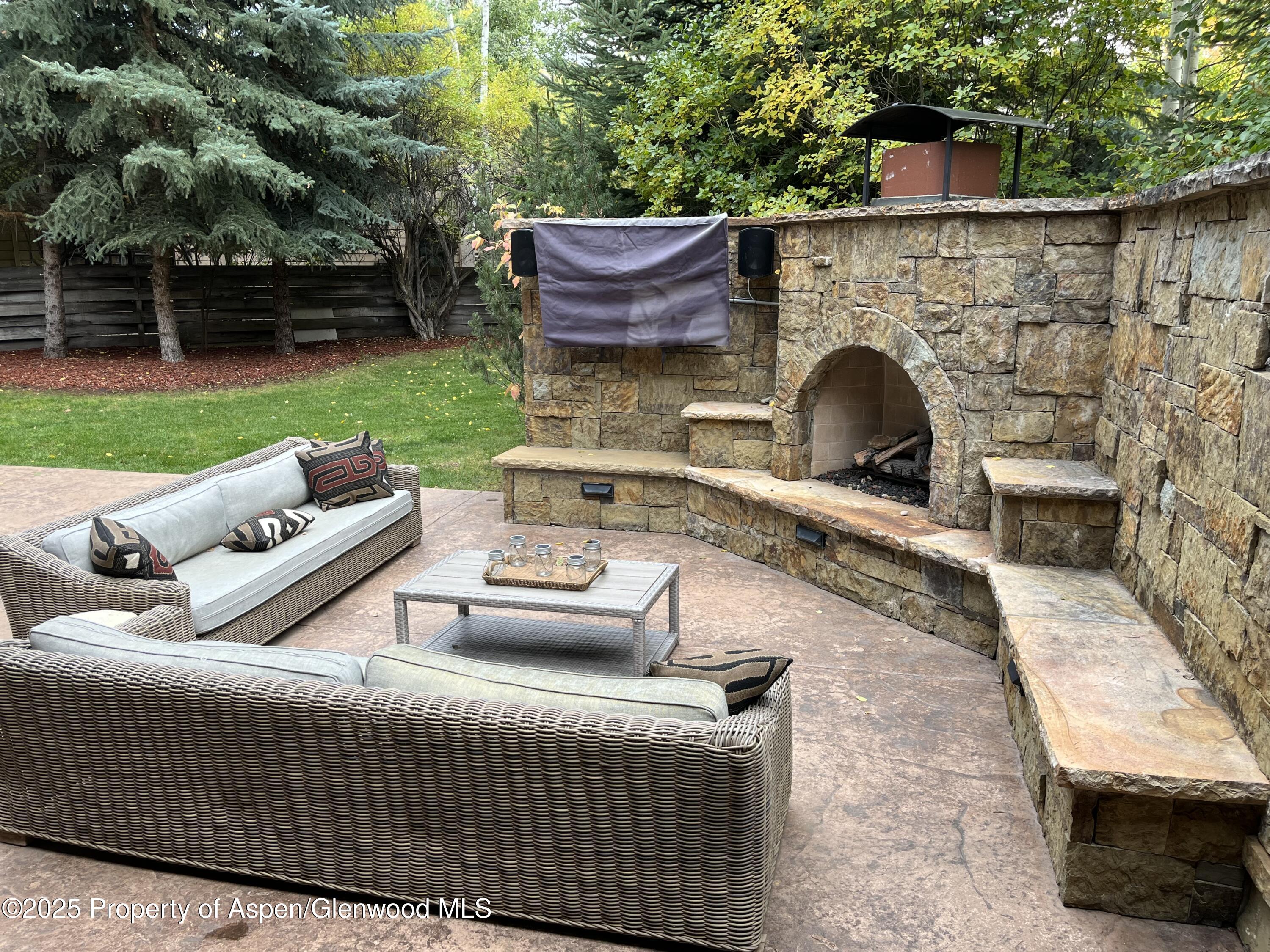 1395 Snowbunny Ln