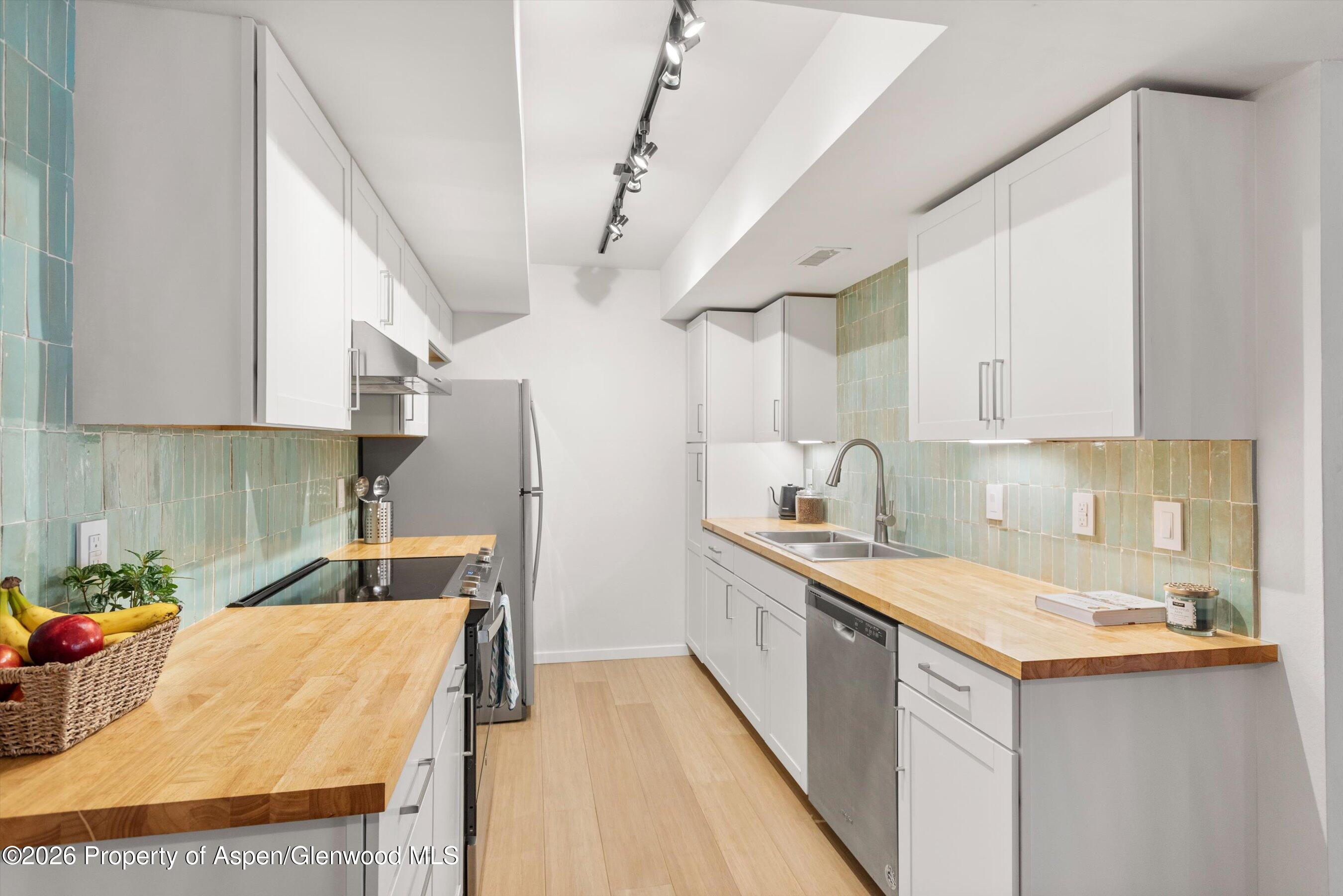 86 Roaring Fork Avenue A-2