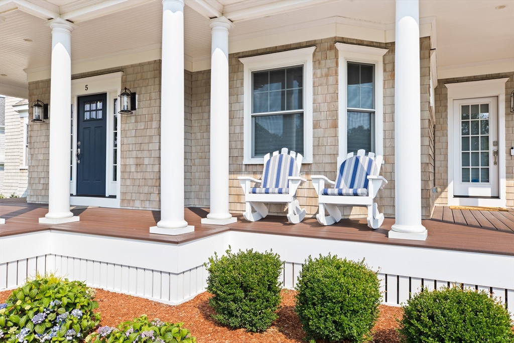 5 Summit Dr