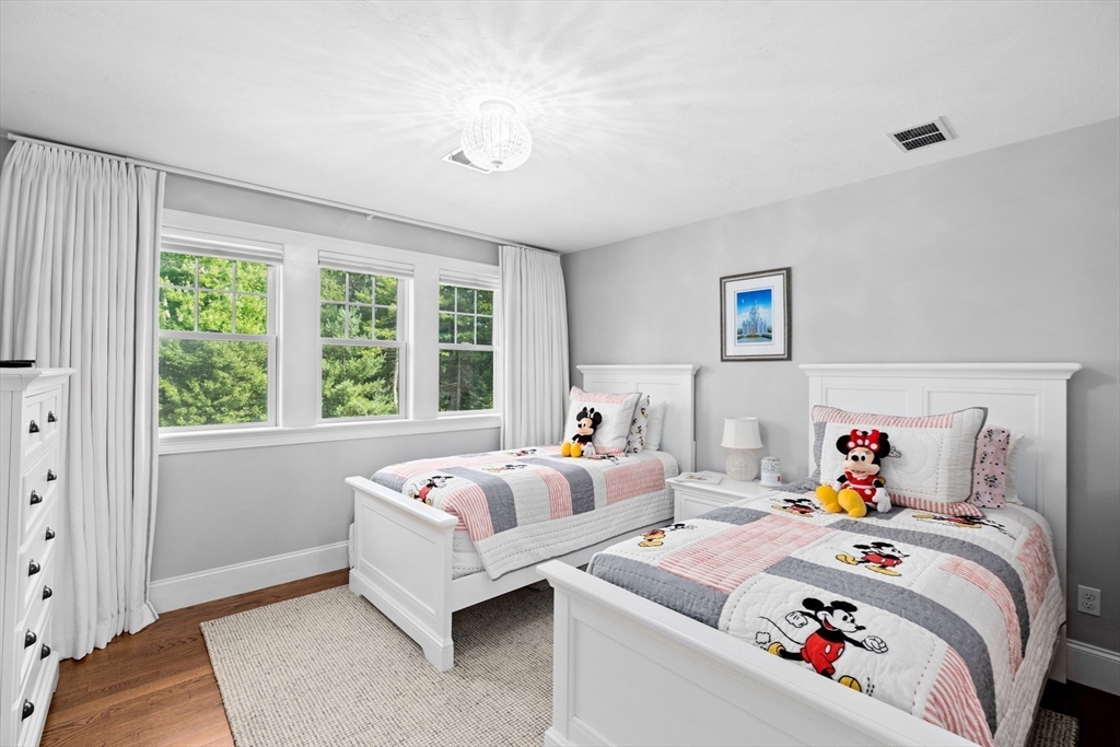 5 Summit Dr