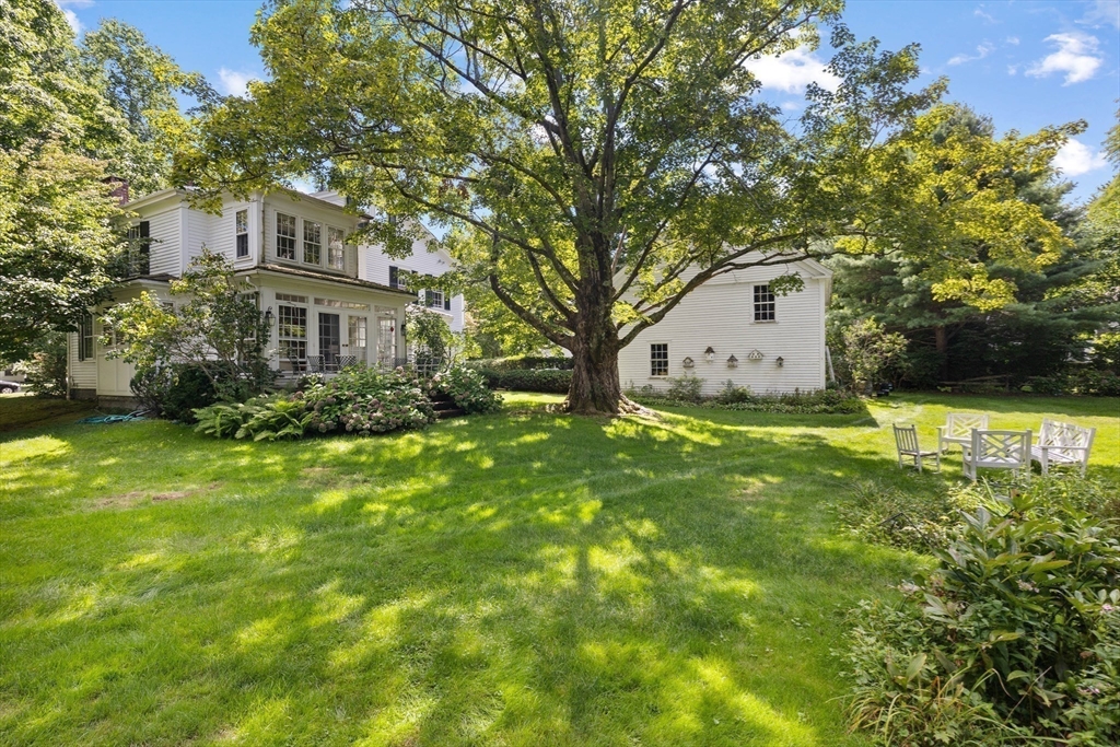 727 Main St
