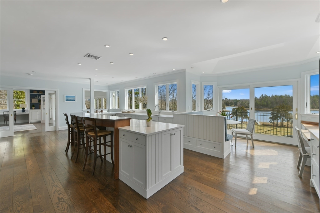 30 Black Horse Ln