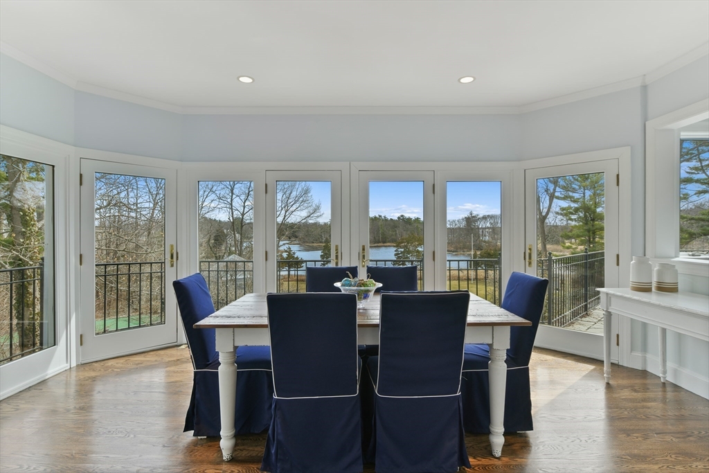 30 Black Horse Ln
