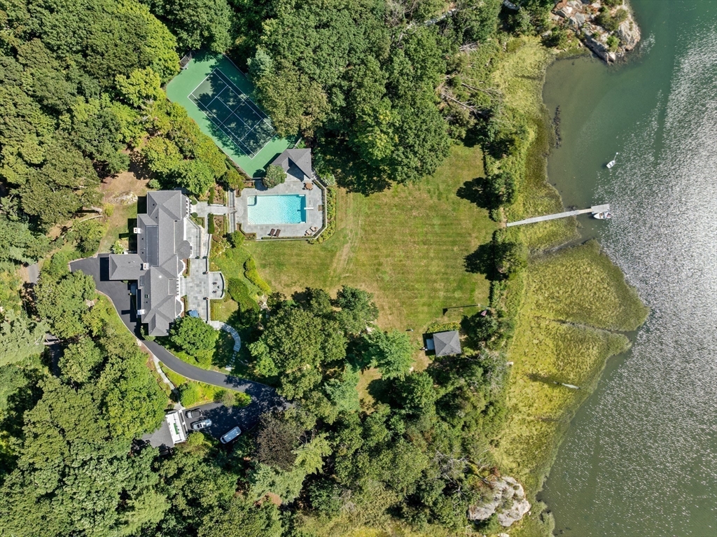 30 Black Horse Ln