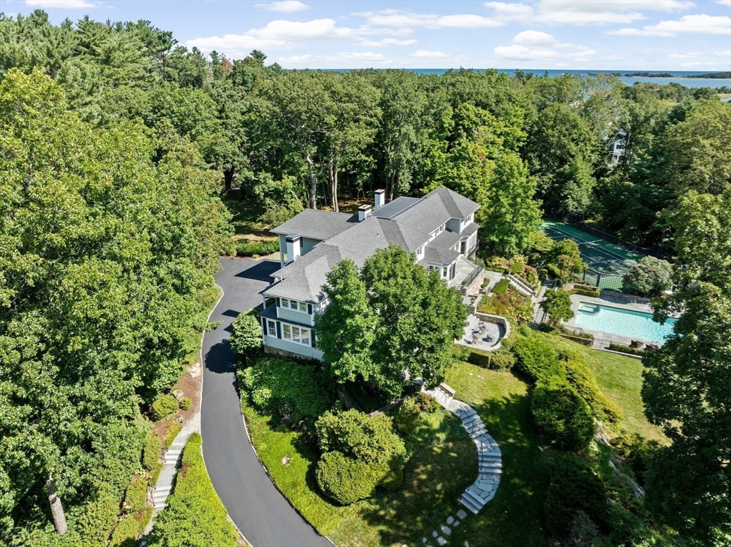 30 Black Horse Ln