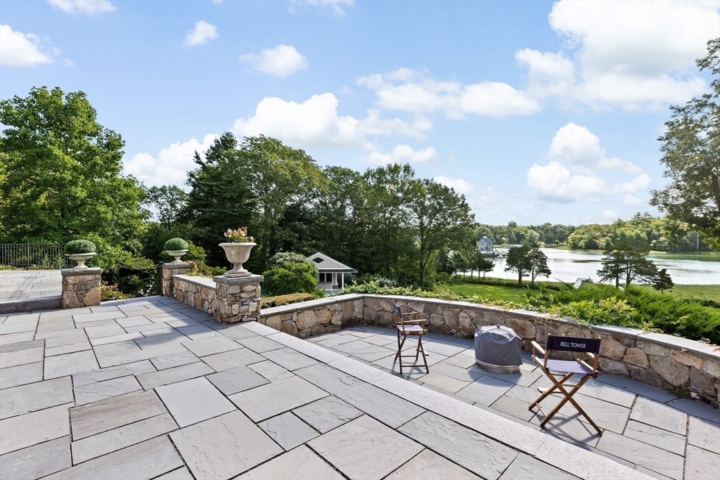 30 Black Horse Ln