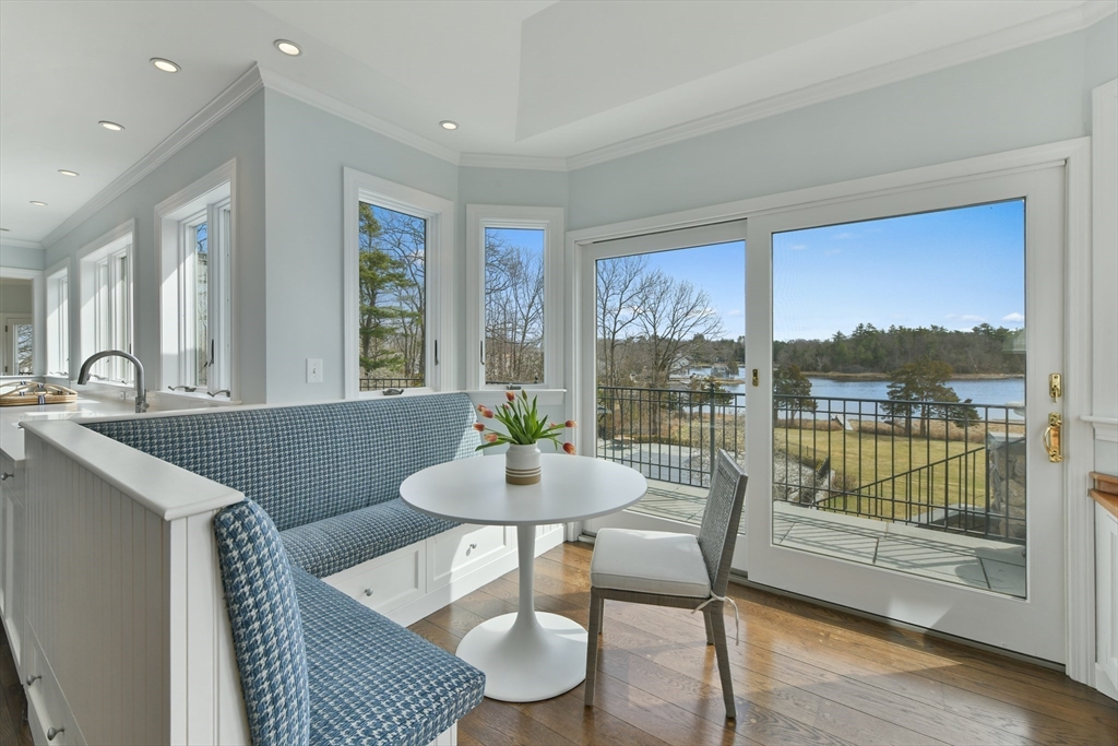 30 Black Horse Ln