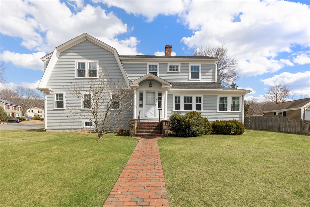 82 Pine St