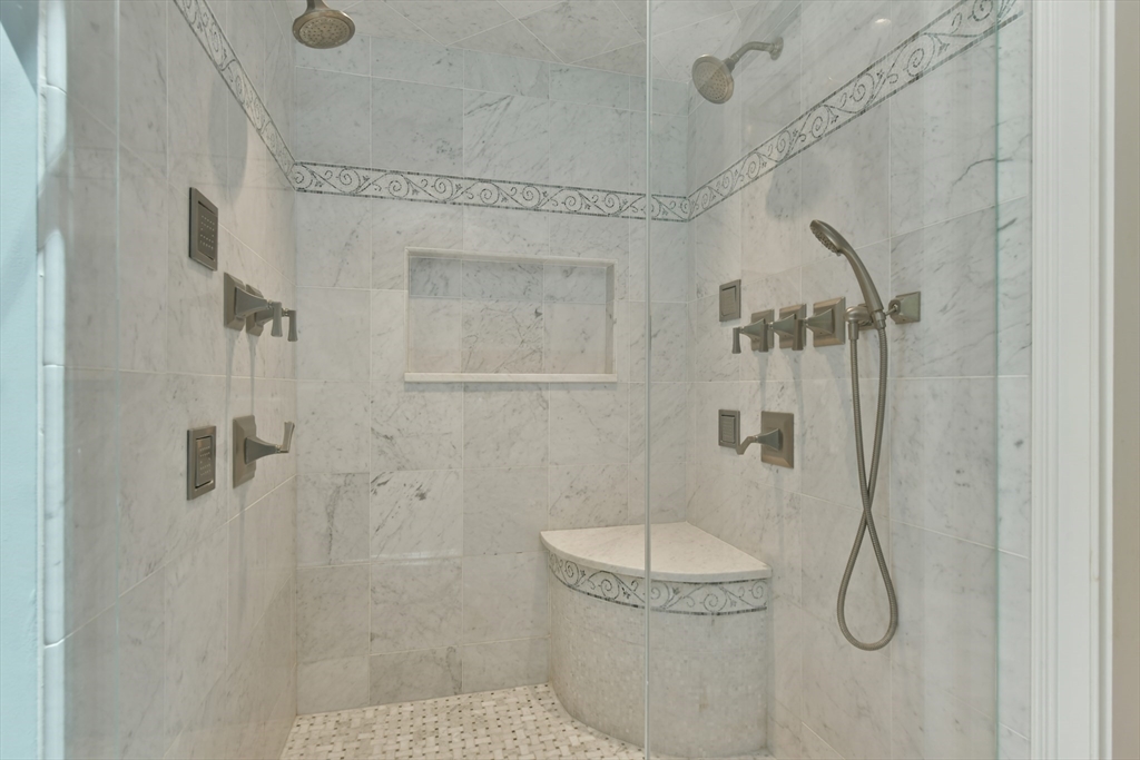 135 Free St