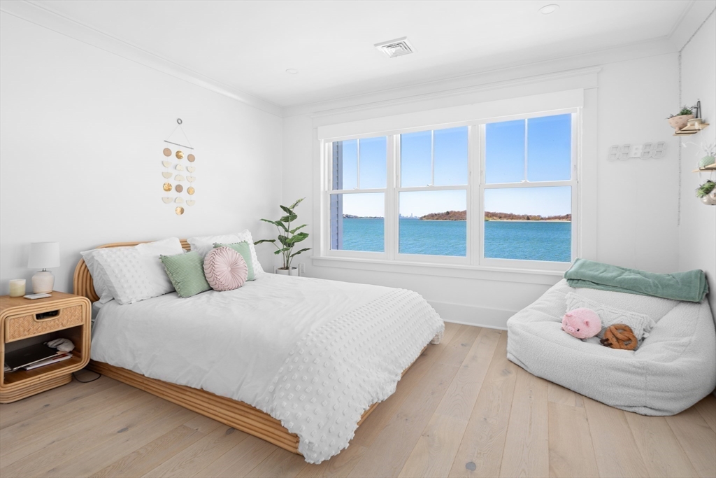2 Beach Ln