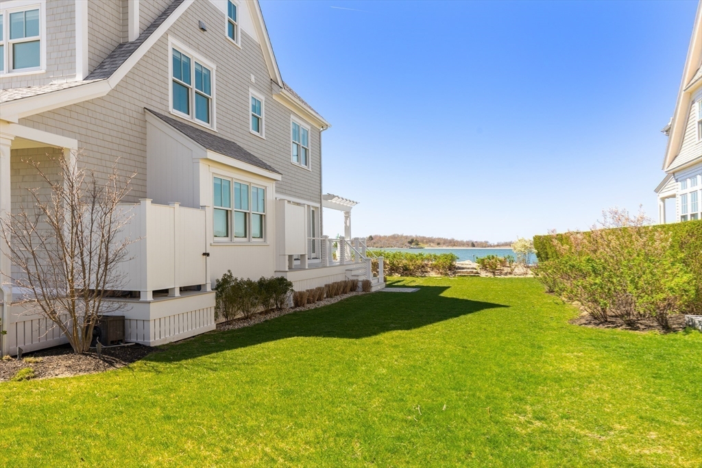 2 Beach Ln