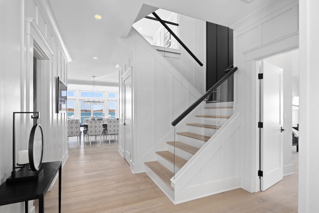 2 Beach Ln