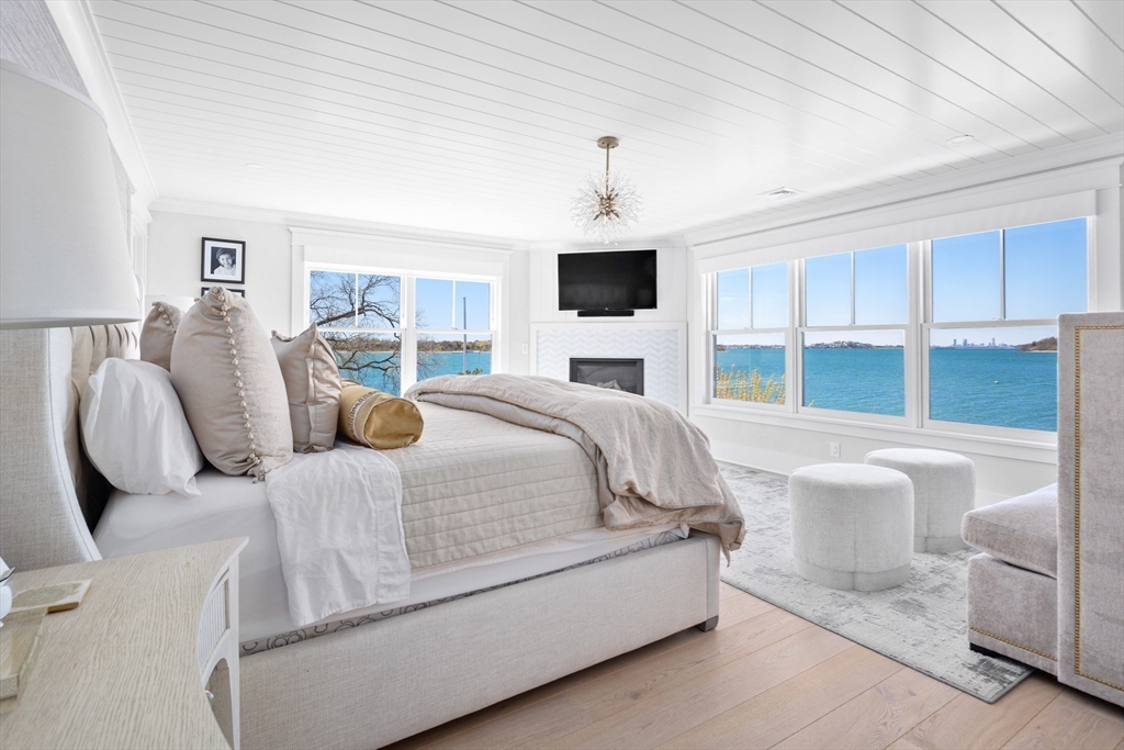 2 Beach Ln