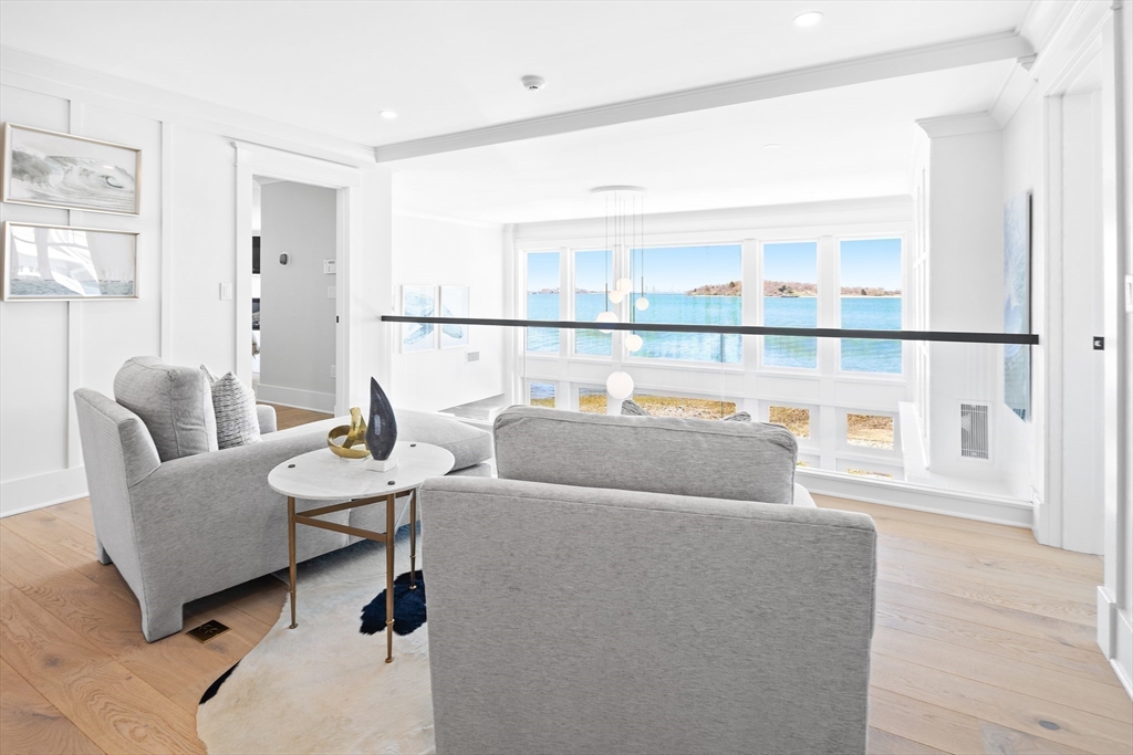 2 Beach Ln
