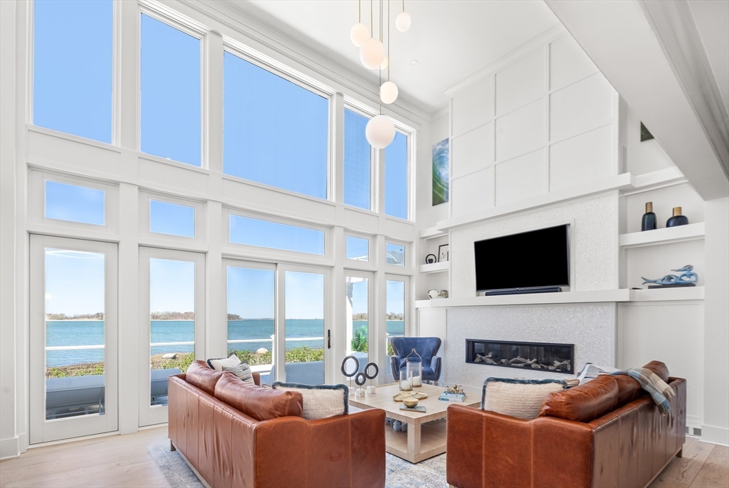 2 Beach Ln