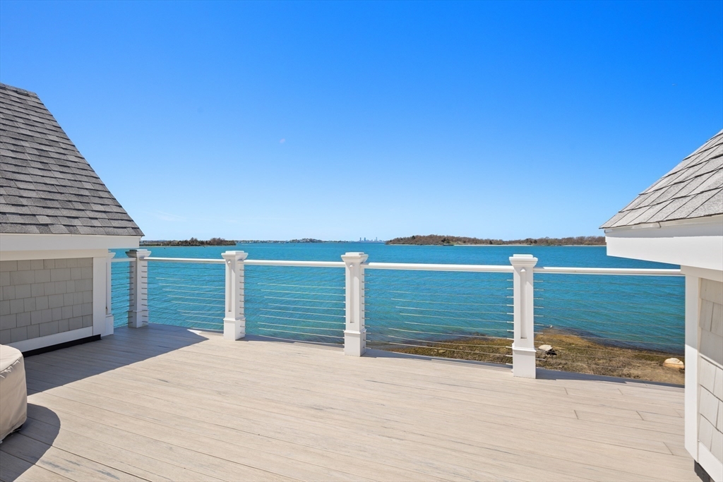 2 Beach Ln