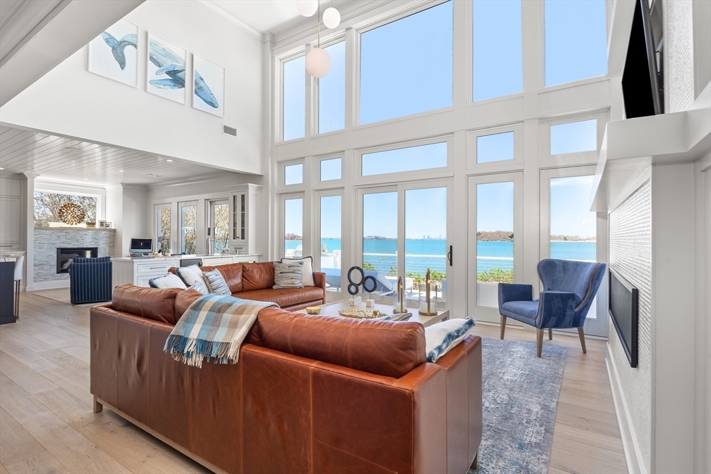 2 Beach Ln