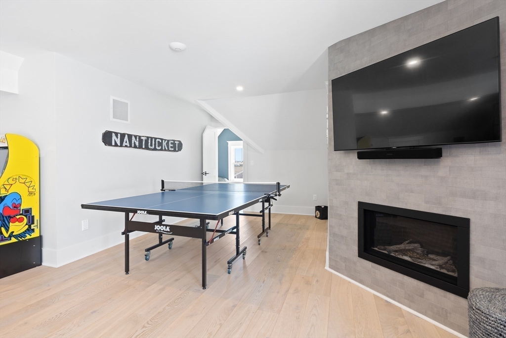 2 Beach Ln