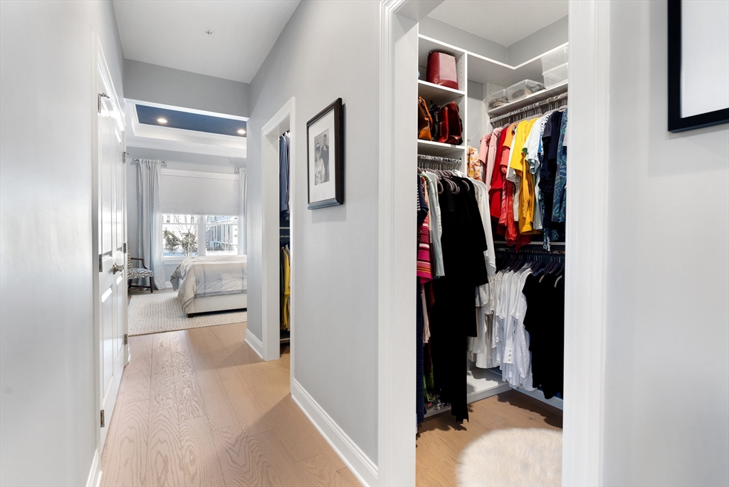 10 Benjamin Ln # 10