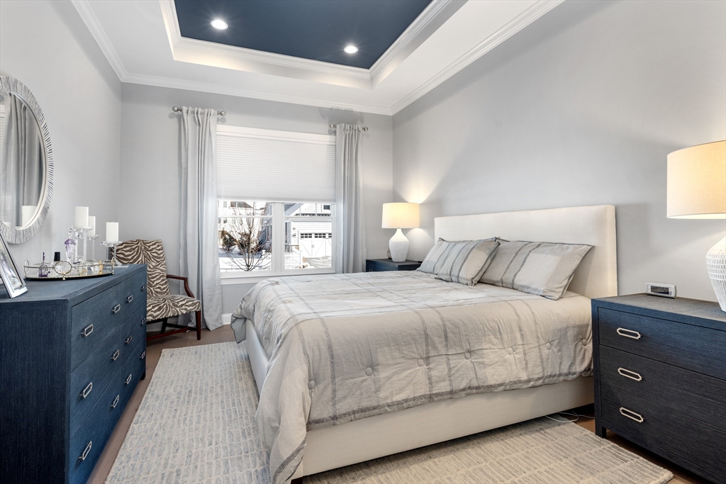 10 Benjamin Ln # 10