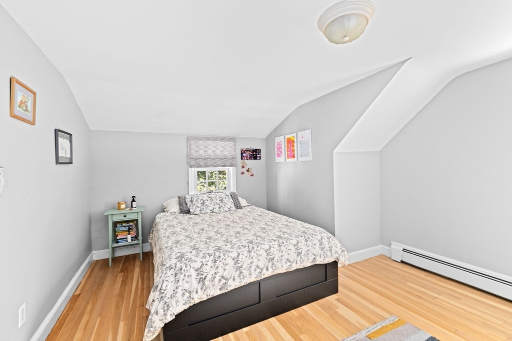 23 Mast Hill Rd