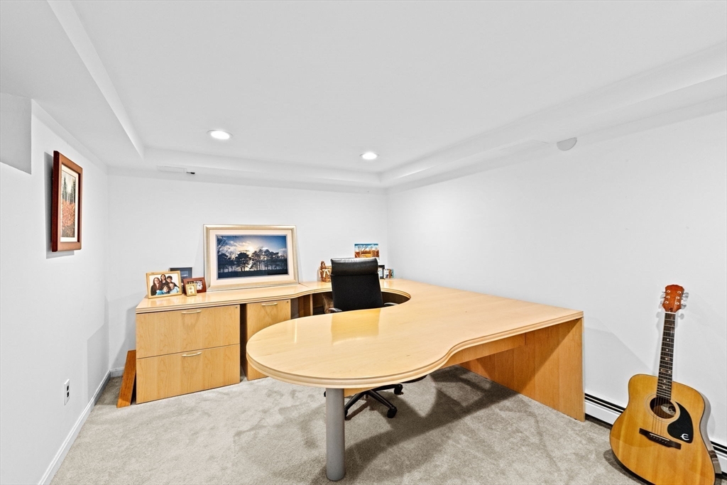 23 Mast Hill Rd