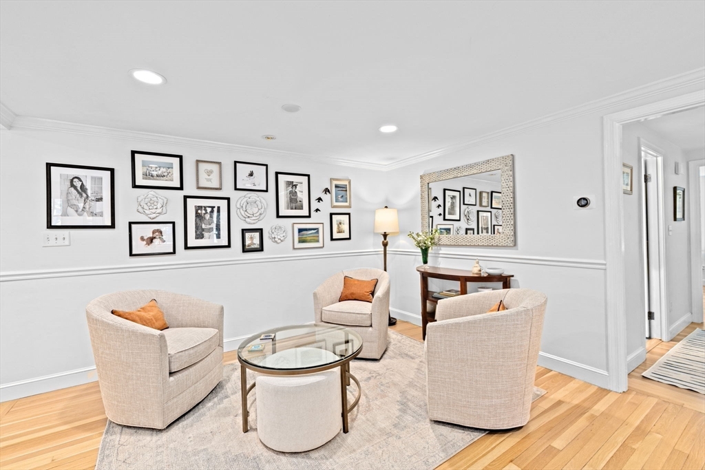 23 Mast Hill Rd