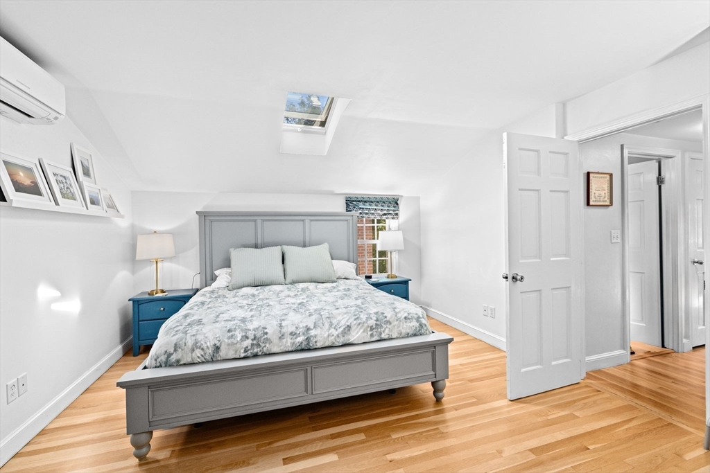 23 Mast Hill Rd