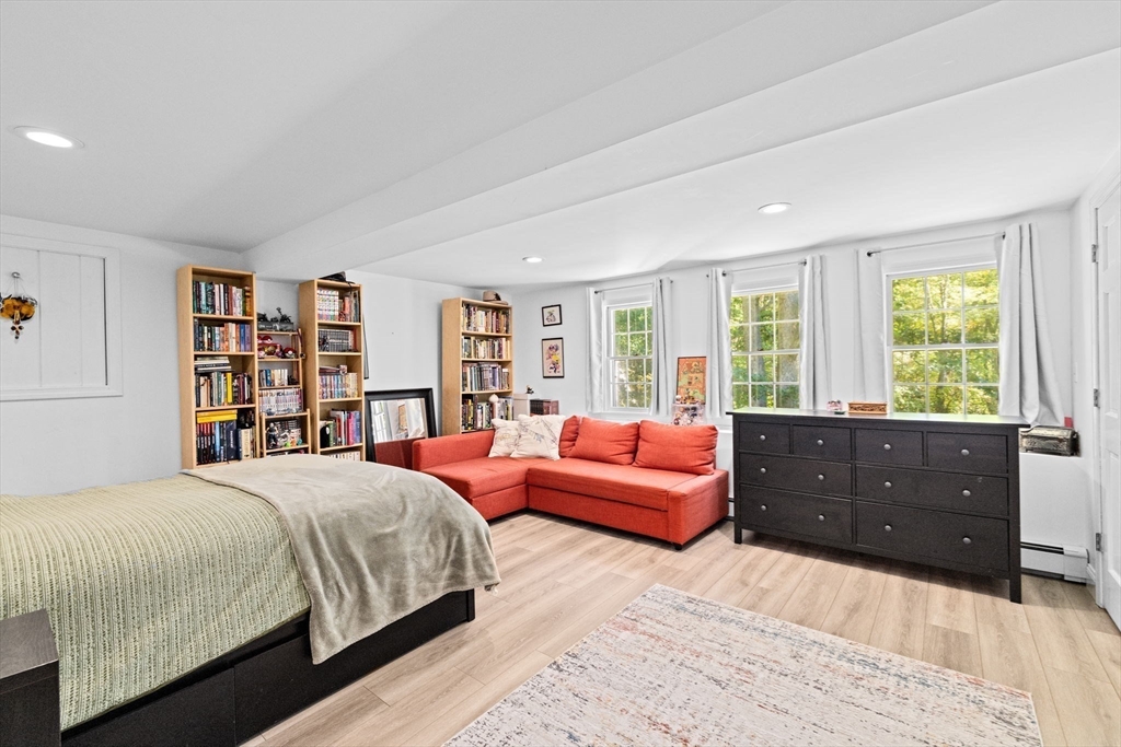23 Mast Hill Rd