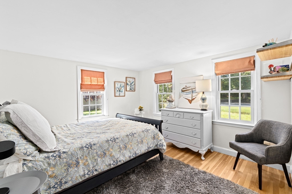 23 Mast Hill Rd