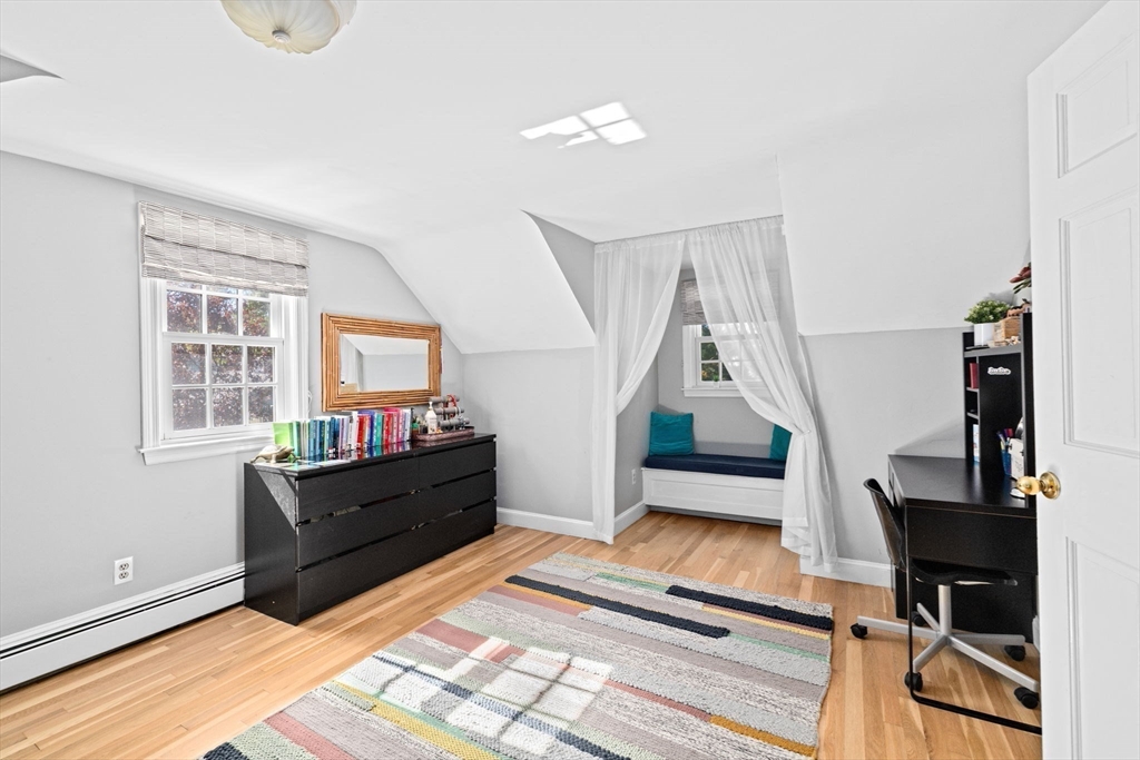 23 Mast Hill Rd