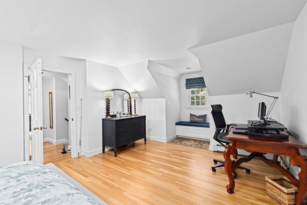 23 Mast Hill Rd