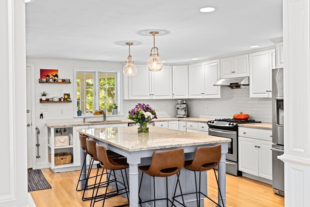 23 Mast Hill Rd