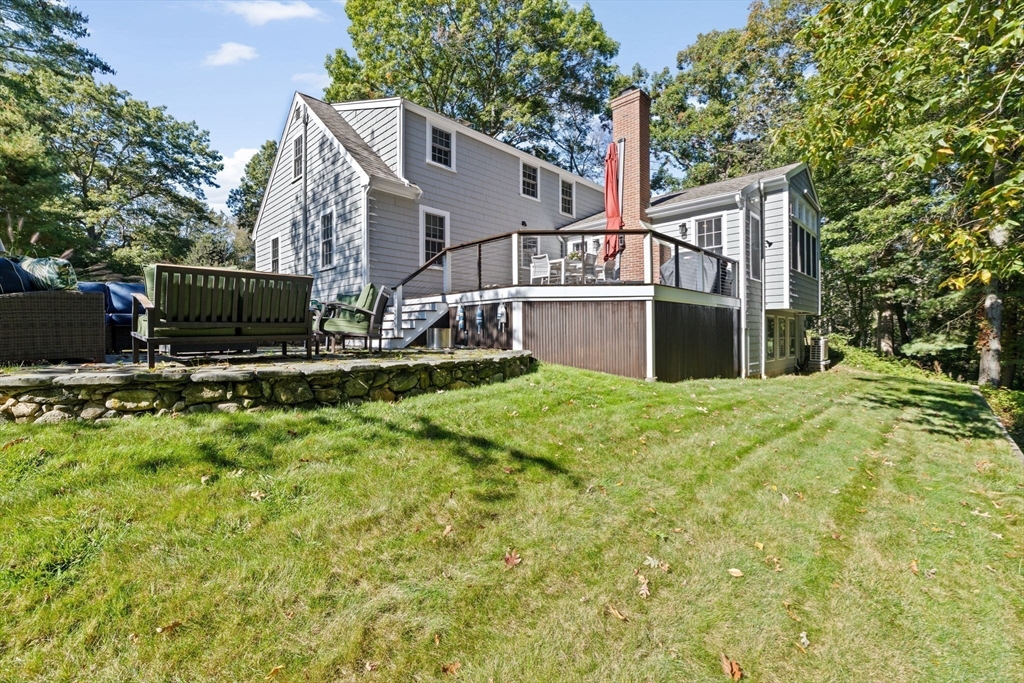 23 Mast Hill Rd