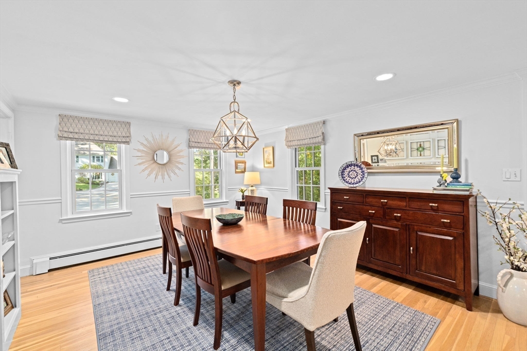 23 Mast Hill Rd