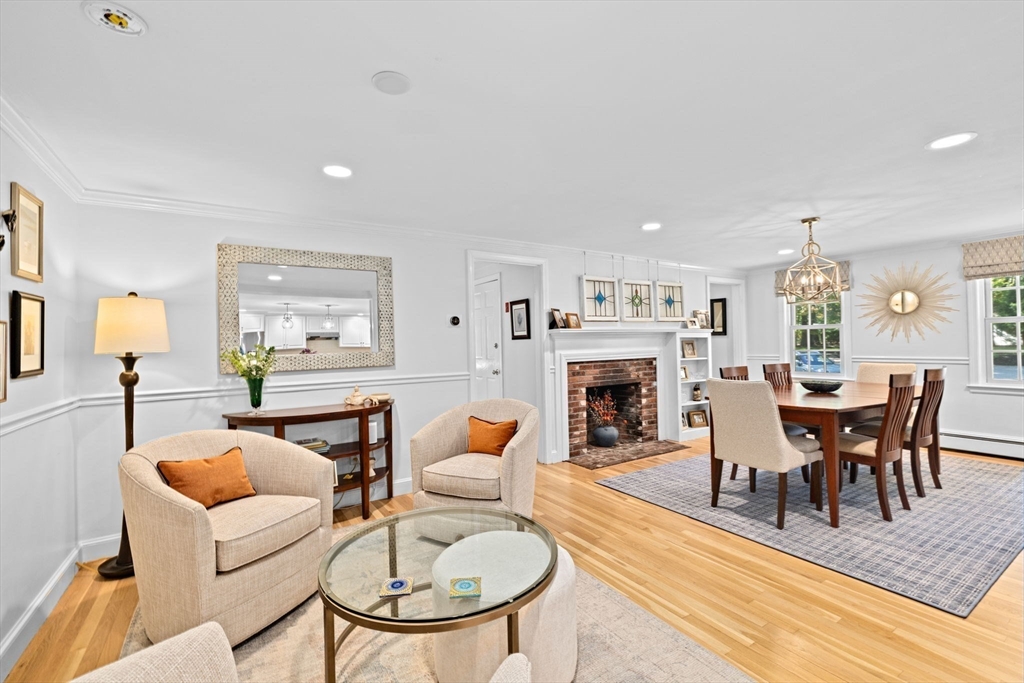 23 Mast Hill Rd