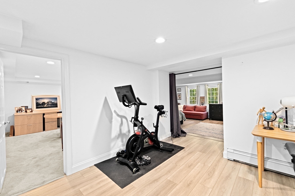 23 Mast Hill Rd