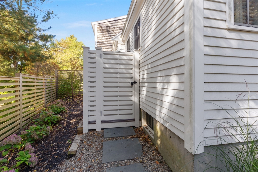 1088 Main St