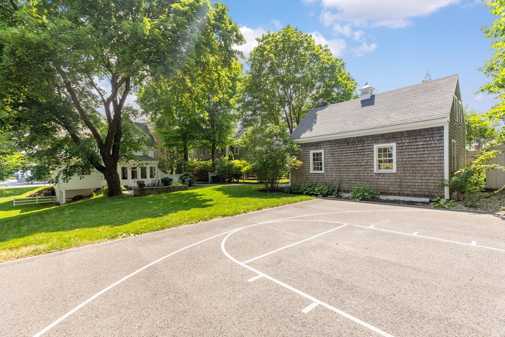 6 Leavitt St