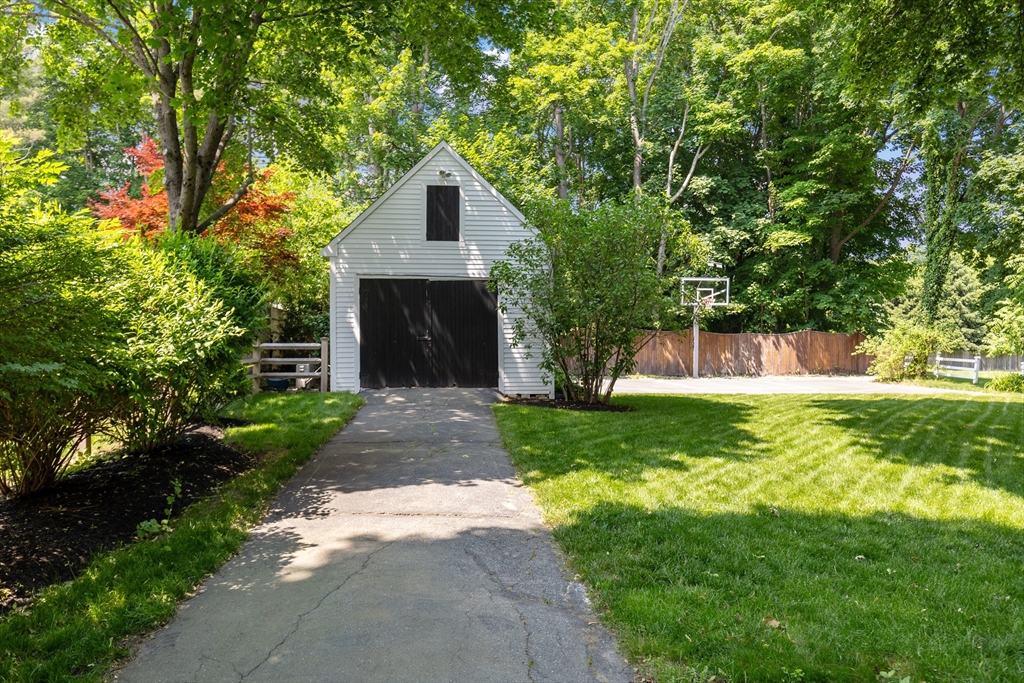 6 Leavitt St